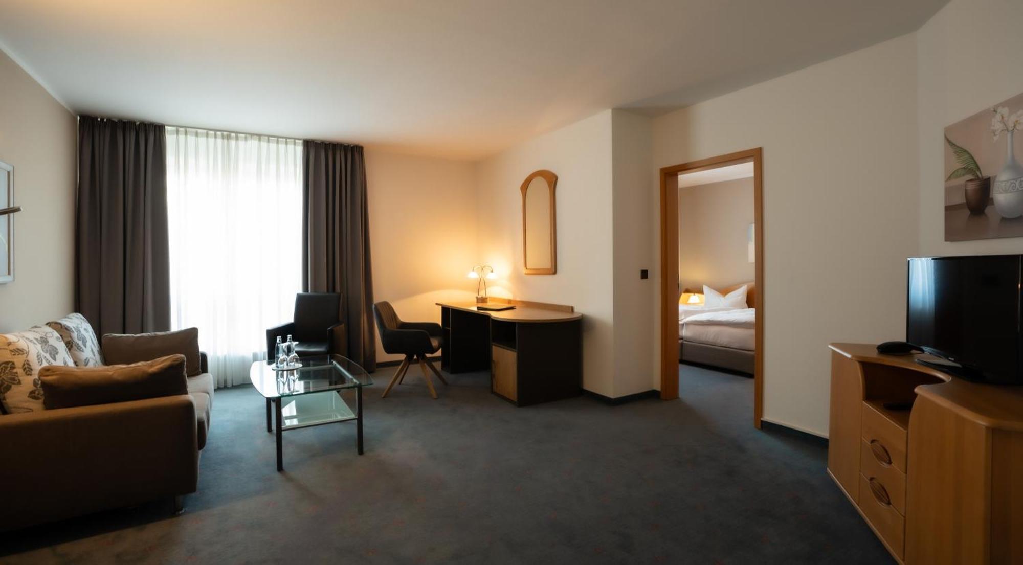 Hotel Pfaelzer Hof บราวน์ชไวก์ ภายนอก รูปภาพ