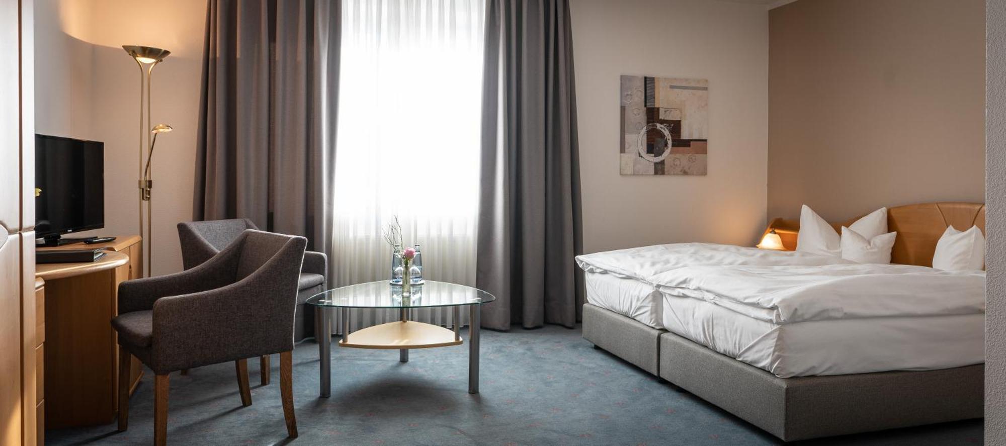 Hotel Pfaelzer Hof บราวน์ชไวก์ ภายนอก รูปภาพ