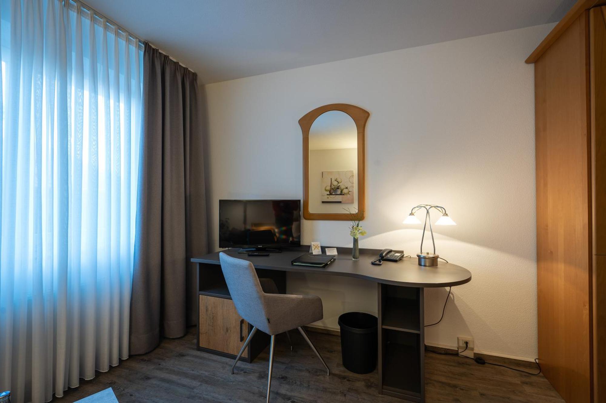 Hotel Pfaelzer Hof บราวน์ชไวก์ ภายนอก รูปภาพ