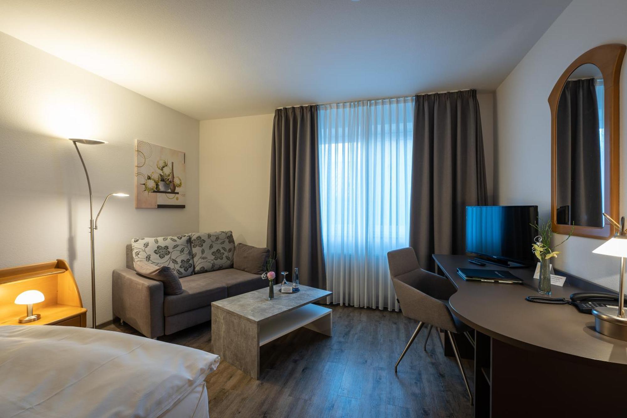 Hotel Pfaelzer Hof บราวน์ชไวก์ ภายนอก รูปภาพ