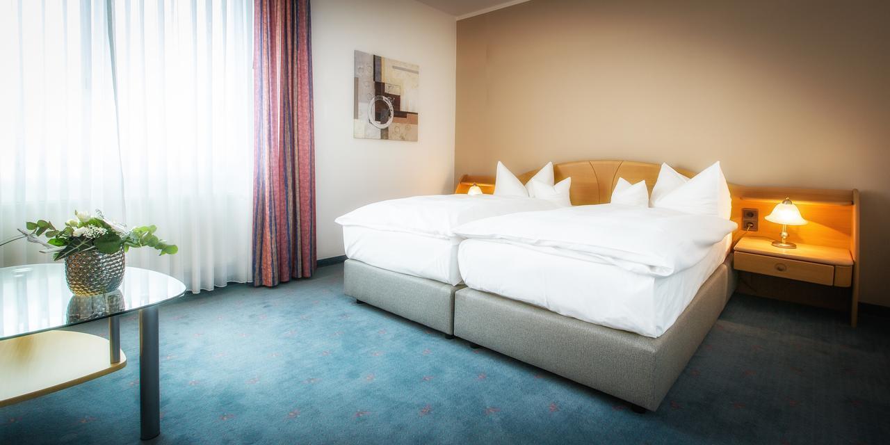 Hotel Pfaelzer Hof บราวน์ชไวก์ ภายนอก รูปภาพ