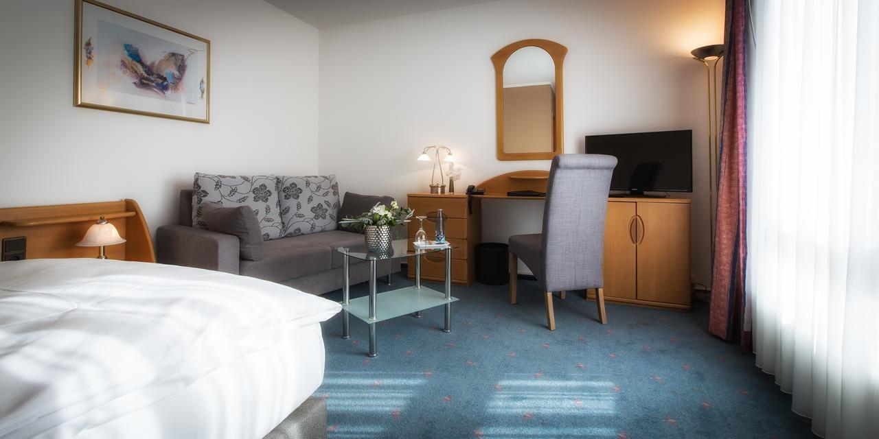 Hotel Pfaelzer Hof บราวน์ชไวก์ ภายนอก รูปภาพ